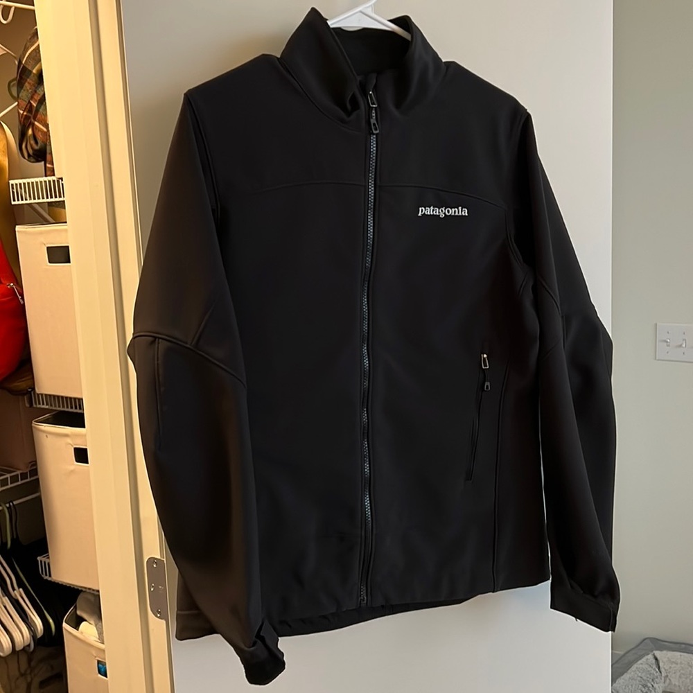 Black Patagonia Shell Coat. SZ M.
